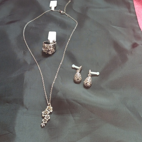 Necklace set ring,earrings size 6.5 Size 7.5 - Picture 3 of 5